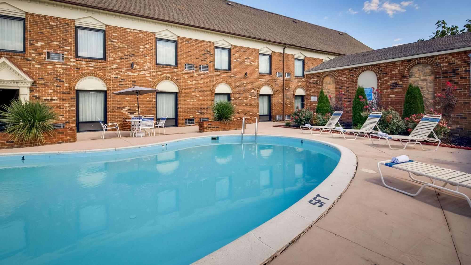 Best Western Plus Governor'S Inn Richmond Midlothian Exterior foto